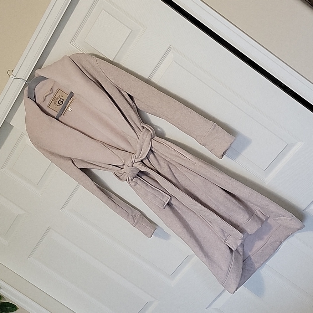 UGG ROBE